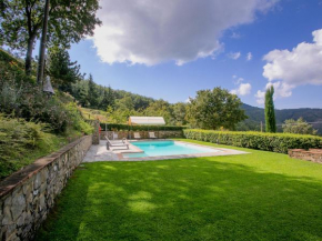 Enticing Holiday Home in Cortona with Pool Preggio